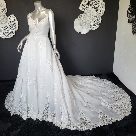NWT~$2899~CALLA BLANCHE~8/10~IVORY LACE EMBROIDERED BALL GOWN WEDDING DRESS - Picture 6 of 16